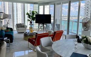 Icon Brickell Residence with Panoramic Bay Views - Miami, Florida