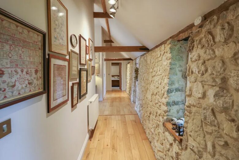 A Tasteful Cottage Among Gold Medal Gardens - Maidstone, United Kingdom
