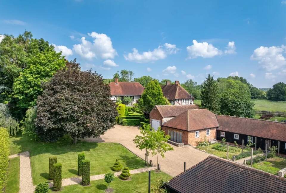 A Tasteful Cottage Among Gold Medal Gardens - Maidstone, United Kingdom
