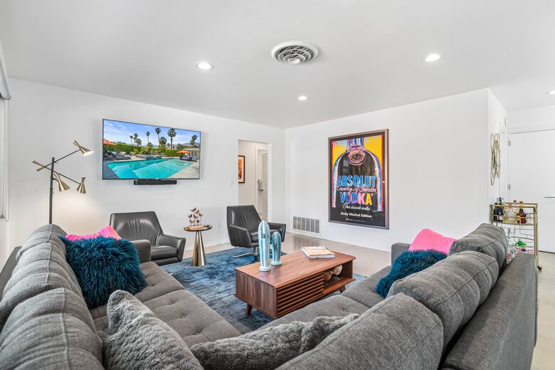 A Desert Modern Stay Centered Around Poolside Mountain Views - Palm Springs, California