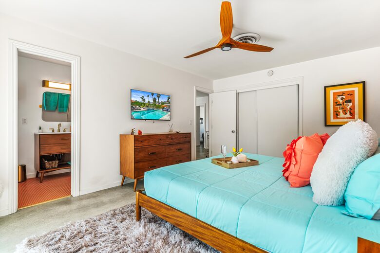 A Desert Modern Stay Centered Around Poolside Mountain Views - Palm Springs, California