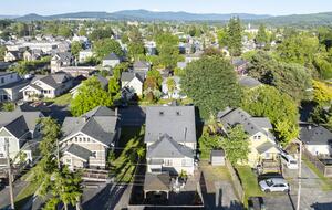 Historic Bellingham Craftsman Near Downtown, Harbor & Breweries - Bellingham, Washington