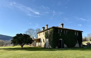 A Refined Umbrian Estate with Vineyards and Olive Groves - Gualdo Cattaneo, Perugia, Italy