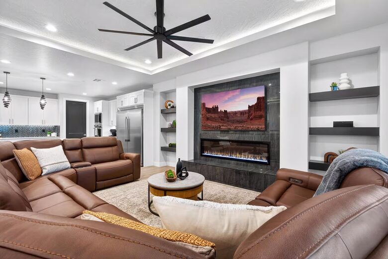 Luxury 7BR Escape Near Zion with Private Pool - Hurricane, Utah