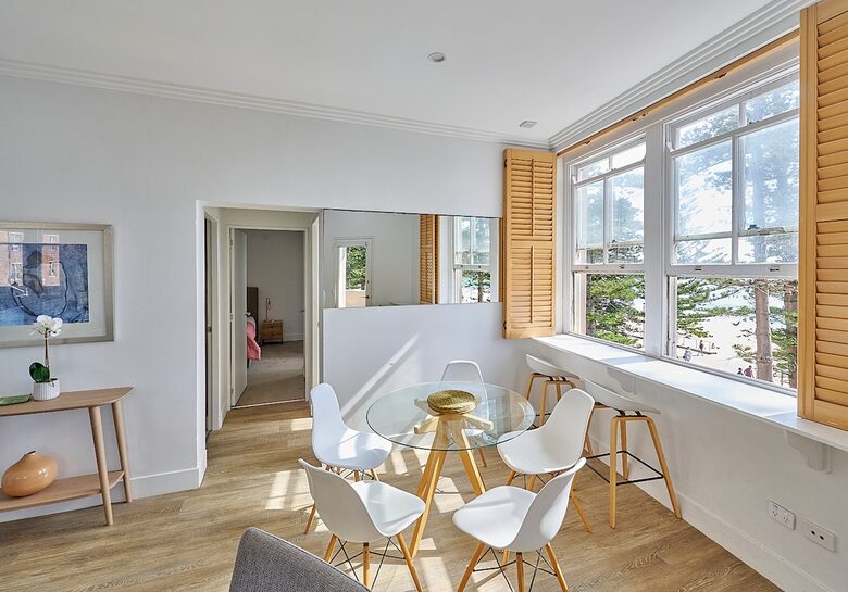 Manly Beachfront Stay with Ocean Views Near Ferry - Manly, Australia
