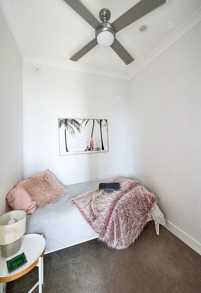 Manly Beachfront Stay with Ocean Views Near Ferry - Manly, Australia