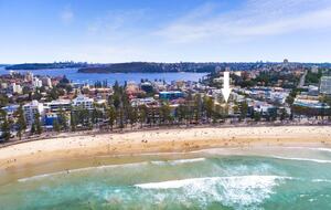 Manly Beachfront Stay with Ocean Views Near Ferry - Manly, Australia