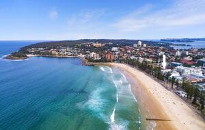 Manly Beachfront Stay with Ocean Views Near Ferry - Manly, Australia