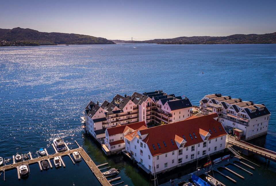 Modern Luxury Overlooking the Sea - Bergen, Norway