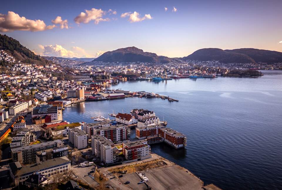 Modern Luxury Overlooking the Sea - Bergen, Norway