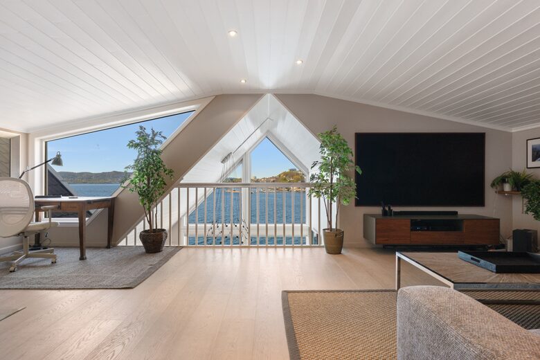 Modern Luxury Overlooking the Sea - Bergen, Norway
