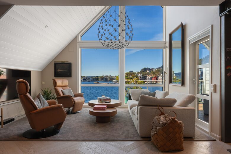 Modern Luxury Overlooking the Sea - Bergen, Norway
