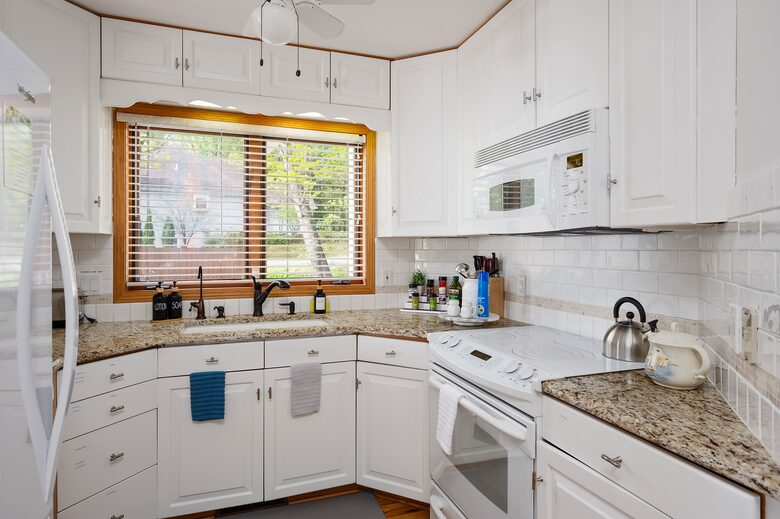 Well equipped kitchen