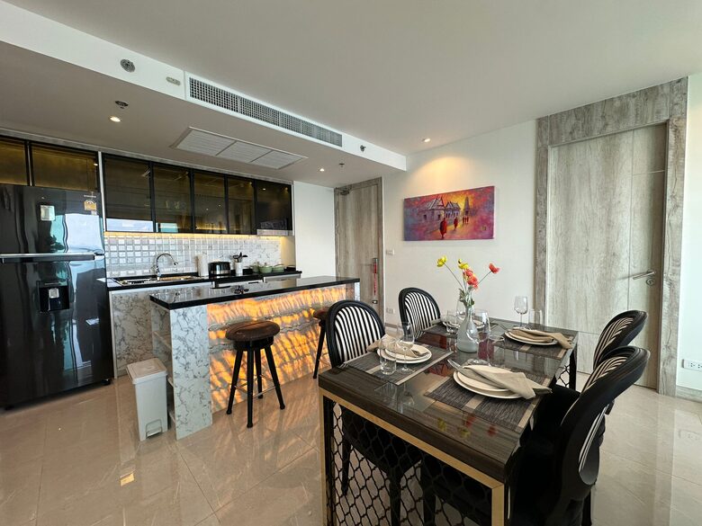 High-Floor Ocean View Retreat in Na Jomtien - Mueang Chon Buri, Thailand
