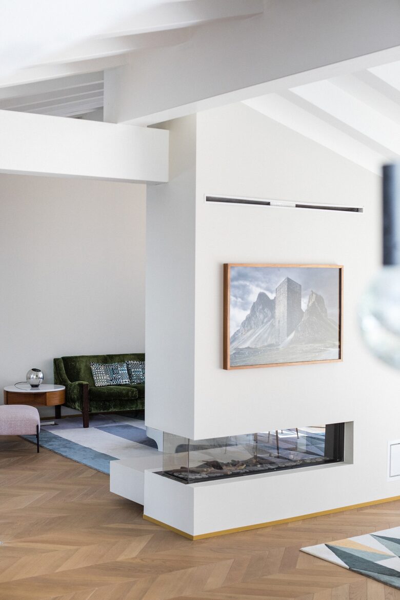 Lakeview Elegance with Modern Refinement - Riva del Garda, Italy