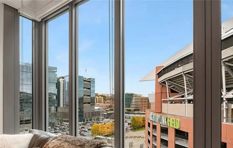 Seattle Penthouse Living with Skyline & Stadium Views - World Cup 2026 Weeks Available! - Seattle, Washington