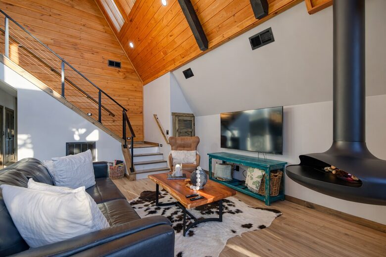 Contemporary A-Frame Retreat in the Great Smoky Mountains - Sevierville, Tennessee