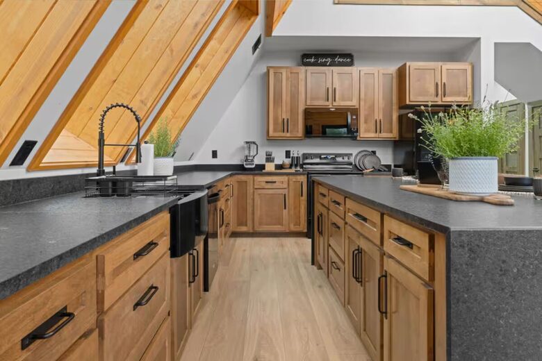 Contemporary A-Frame Retreat in the Great Smoky Mountains - Sevierville, Tennessee