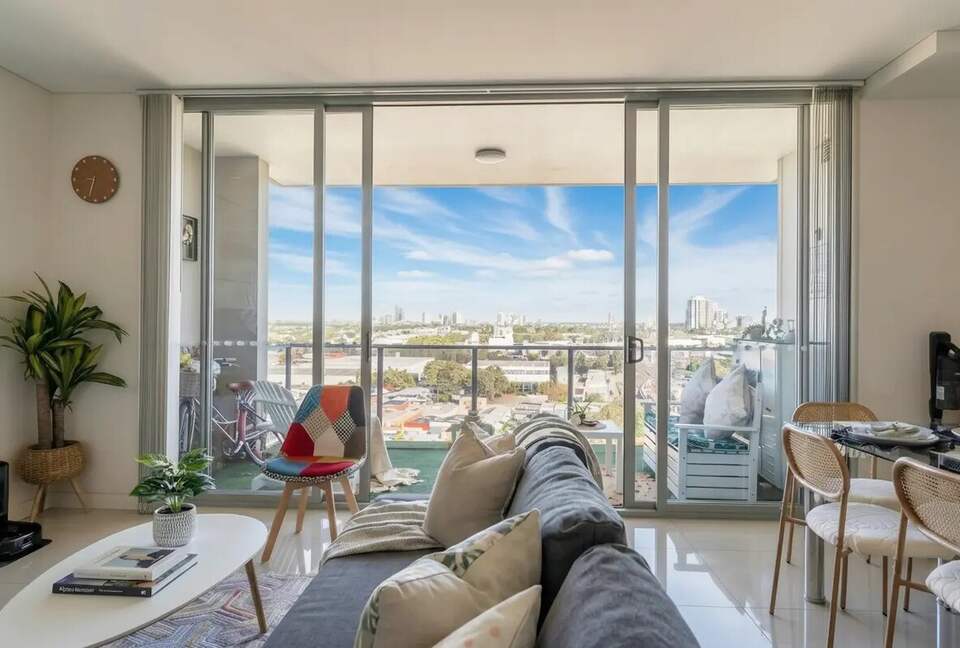 Modern High-Rise Retreat with City Views - Granville, Australia