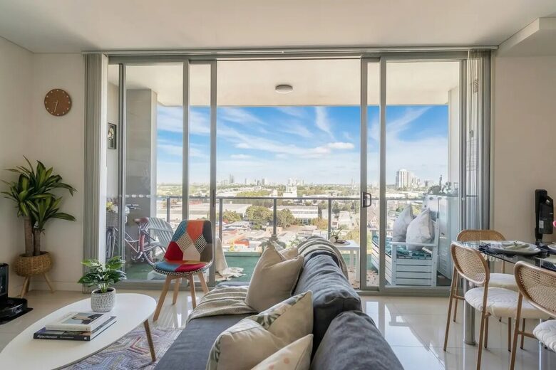 Modern High-Rise Retreat with City Views - Granville, Australia