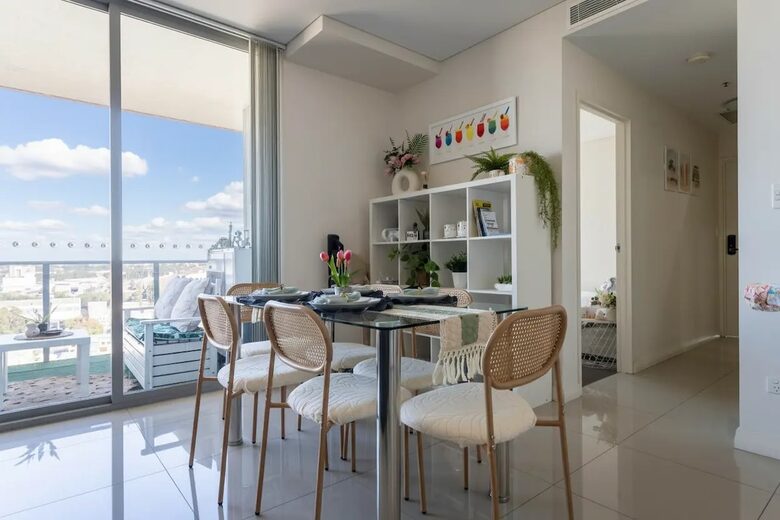 Modern High-Rise Retreat with City Views - Granville, Australia