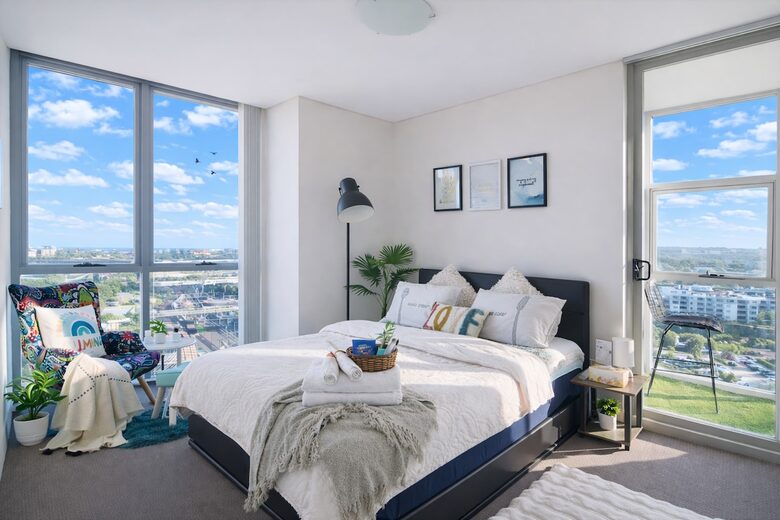 Modern High-Rise Retreat with City Views - Granville, Australia