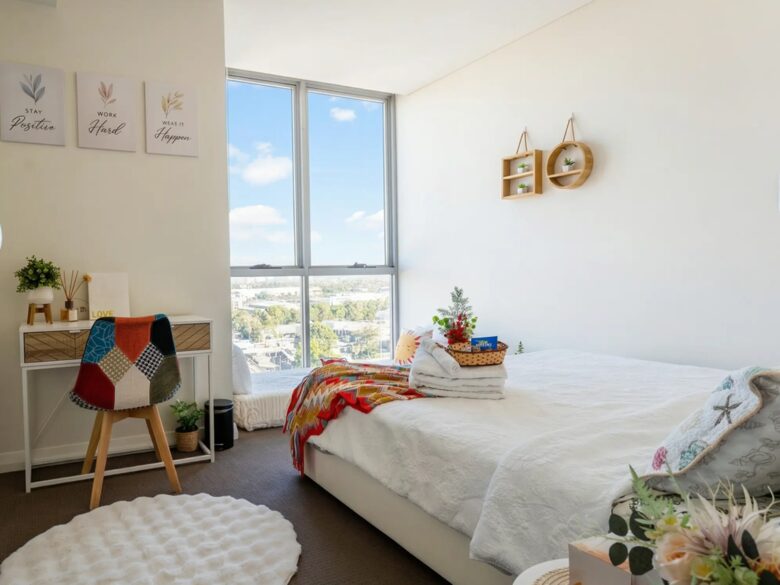 Modern High-Rise Retreat with City Views - Granville, Australia