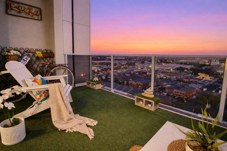 Modern High-Rise Retreat with City Views - Granville, Australia