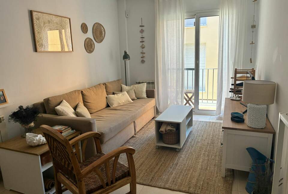 Seaside Apartment on a Quiet Pedestrian Street - Palamós, Spain