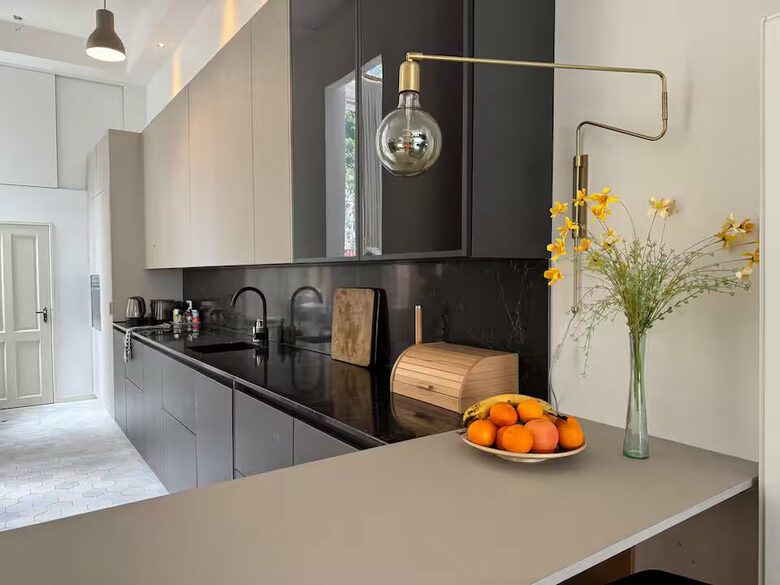 Bright Vondelpark Townhouse with Private Garden - Amsterdam, Netherlands