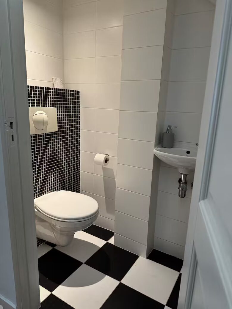 Bright Vondelpark Townhouse with Private Garden - Amsterdam, Netherlands