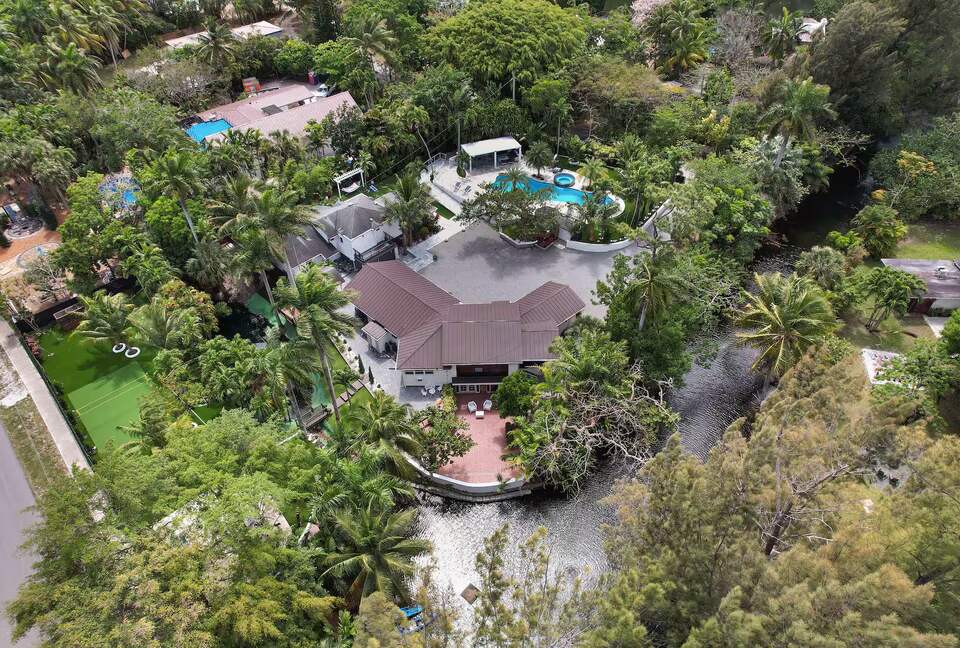 Tropical Fort Lauderdale Retreat on One Acre - Lazy Lake, Florida