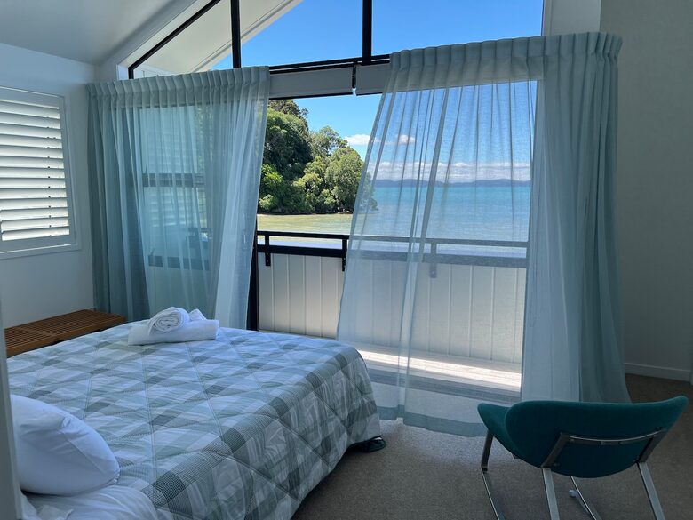 Snells Beach Escape with Direct Access & Coastal Living - Snells Beach, New Zealand