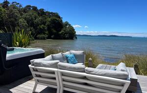 Snells Beach Escape with Direct Access & Coastal Living - Snells Beach, New Zealand