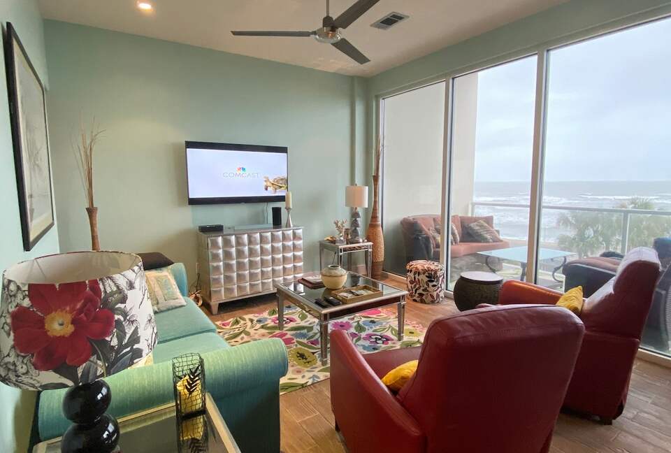 Diamond Beach Resort Retreat with Gulf Views & Lazy River - Galveston, Texas