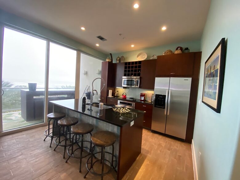 Diamond Beach Resort Retreat with Gulf Views & Lazy River - Galveston, Texas