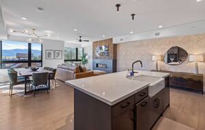 Top-Floor Frisco Retreat with Hot Tub & Mountain Views - Frisco, Colorado