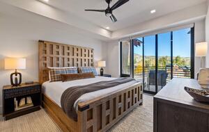 Top-Floor Frisco Retreat with Hot Tub & Mountain Views - Frisco, Colorado