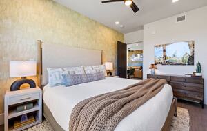 Top-Floor Frisco Retreat with Hot Tub & Mountain Views - Frisco, Colorado