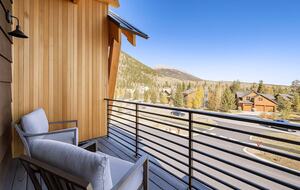 Top-Floor Frisco Retreat with Hot Tub & Mountain Views - Frisco, Colorado