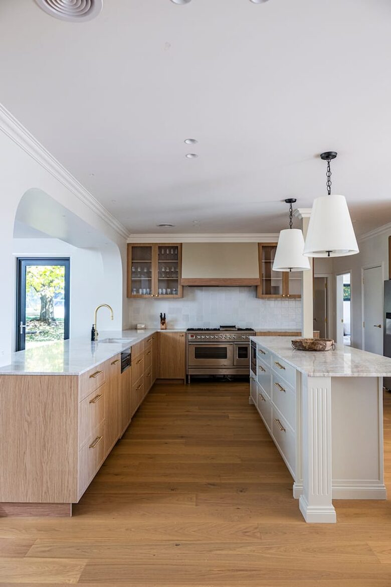 A Country House Above the Vines - Canobolas, Australia