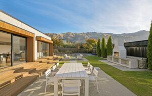 Modern Alpine Escape Near Lake Wānaka - Wanaka, New Zealand