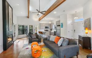 Creekside Hill Country Retreat Near Wimberley - Wimberley, Texas
