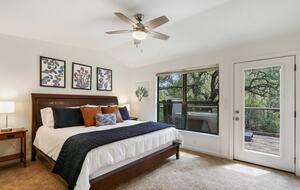 Creekside Hill Country Retreat Near Wimberley - Wimberley, Texas