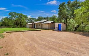 Creekside Hill Country Retreat Near Wimberley - Wimberley, Texas