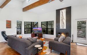 Creekside Hill Country Retreat Near Wimberley - Wimberley, Texas