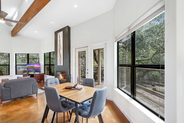 Creekside Hill Country Retreat Near Wimberley - Wimberley, Texas
