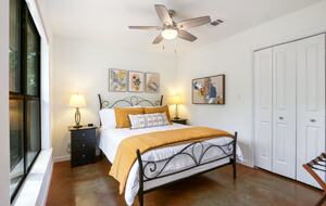 Creekside Hill Country Retreat Near Wimberley - Wimberley, Texas