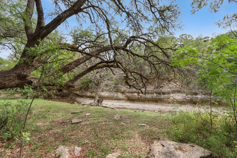 Creekside Hill Country Retreat Near Wimberley - Wimberley, Texas