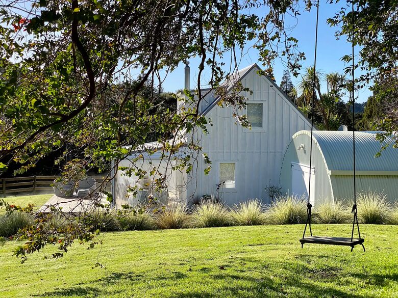 Private Leigh Escape with Outdoor Living & Nature Views - Leigh, New Zealand